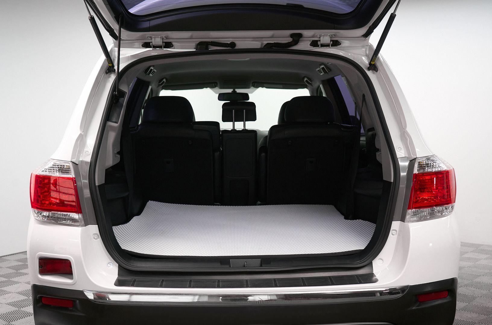 Toyota Highlander 2011, белый