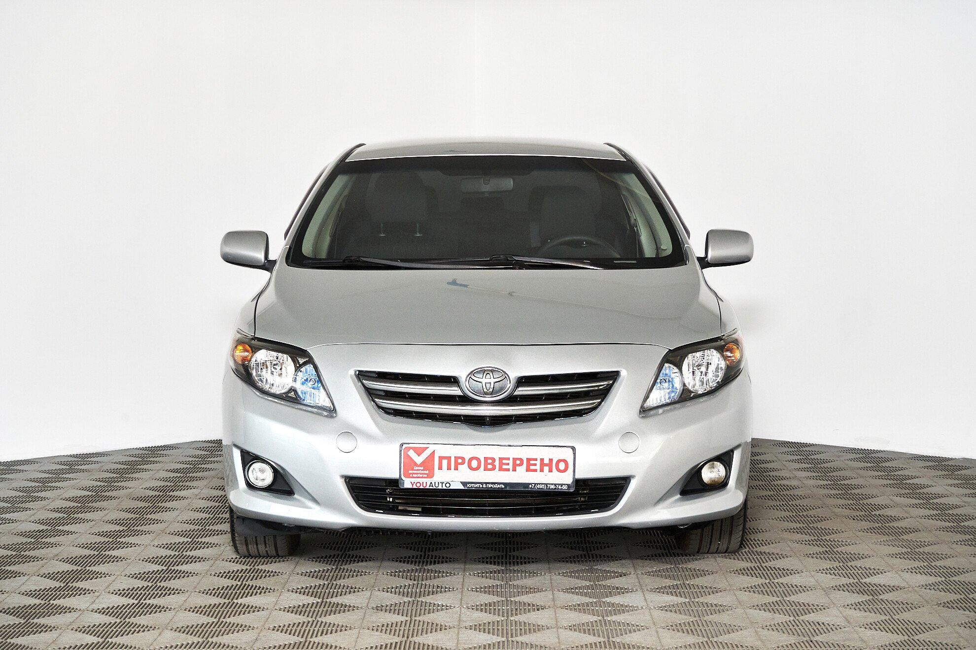 Toyota Corolla 2010, серебряный