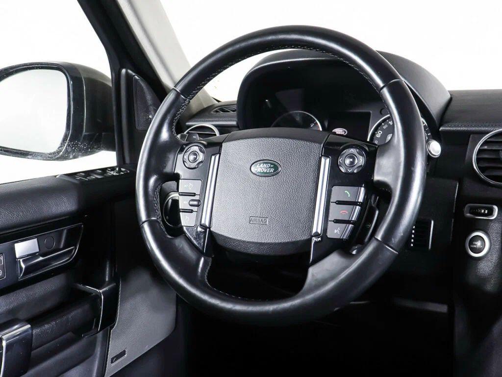 Land Rover Discovery 2016, коричневый