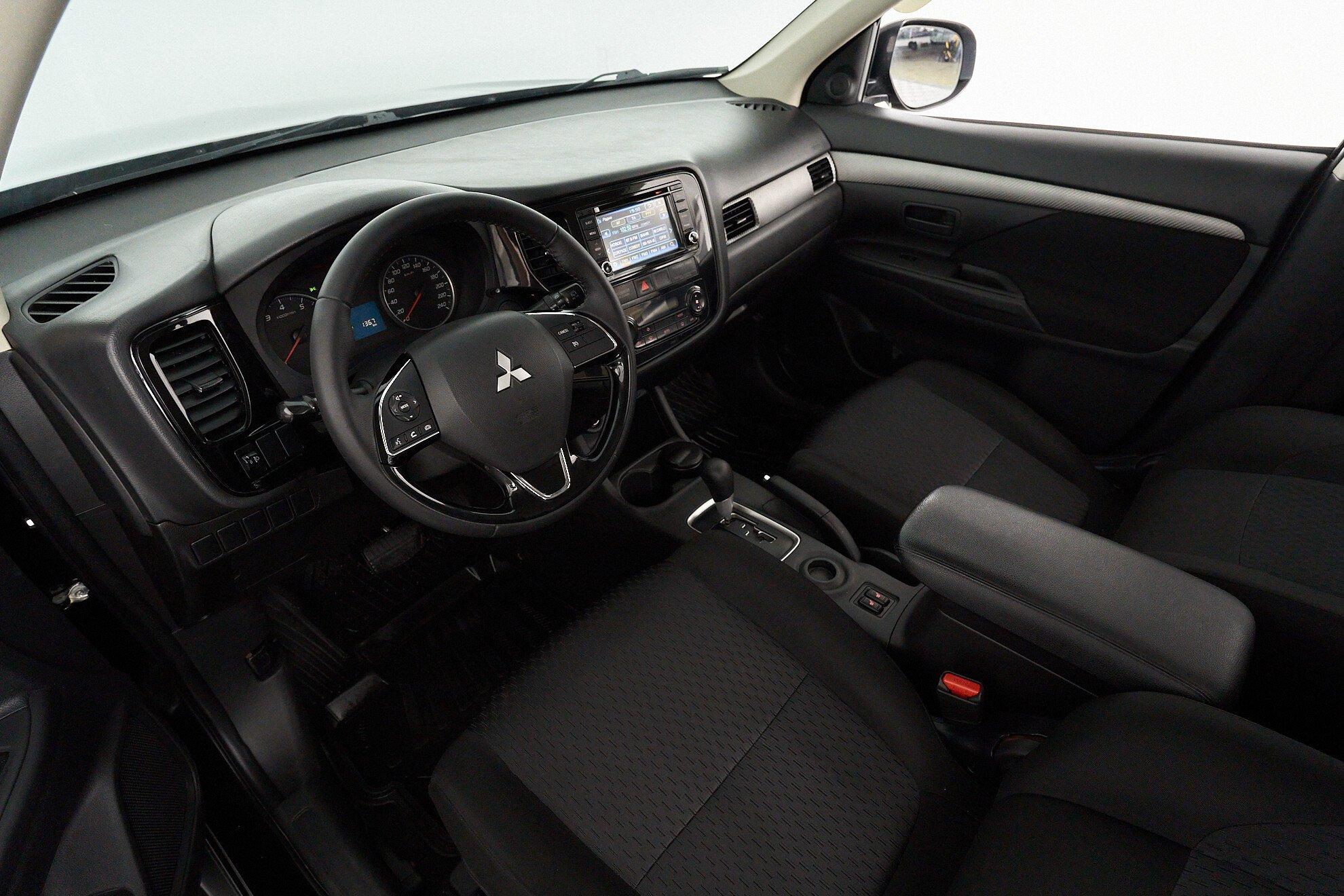 Mitsubishi Outlander 2014, черный