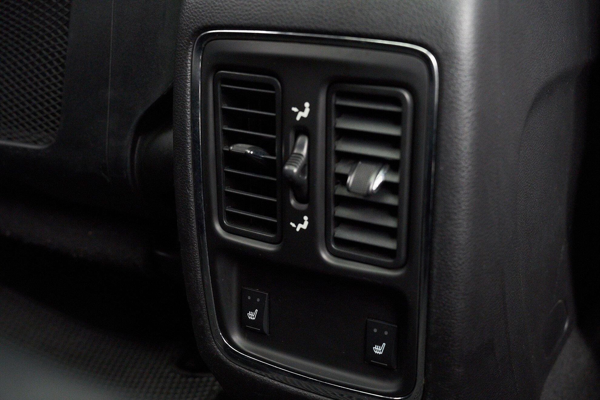 Jeep Grand Cherokee 2010, черный