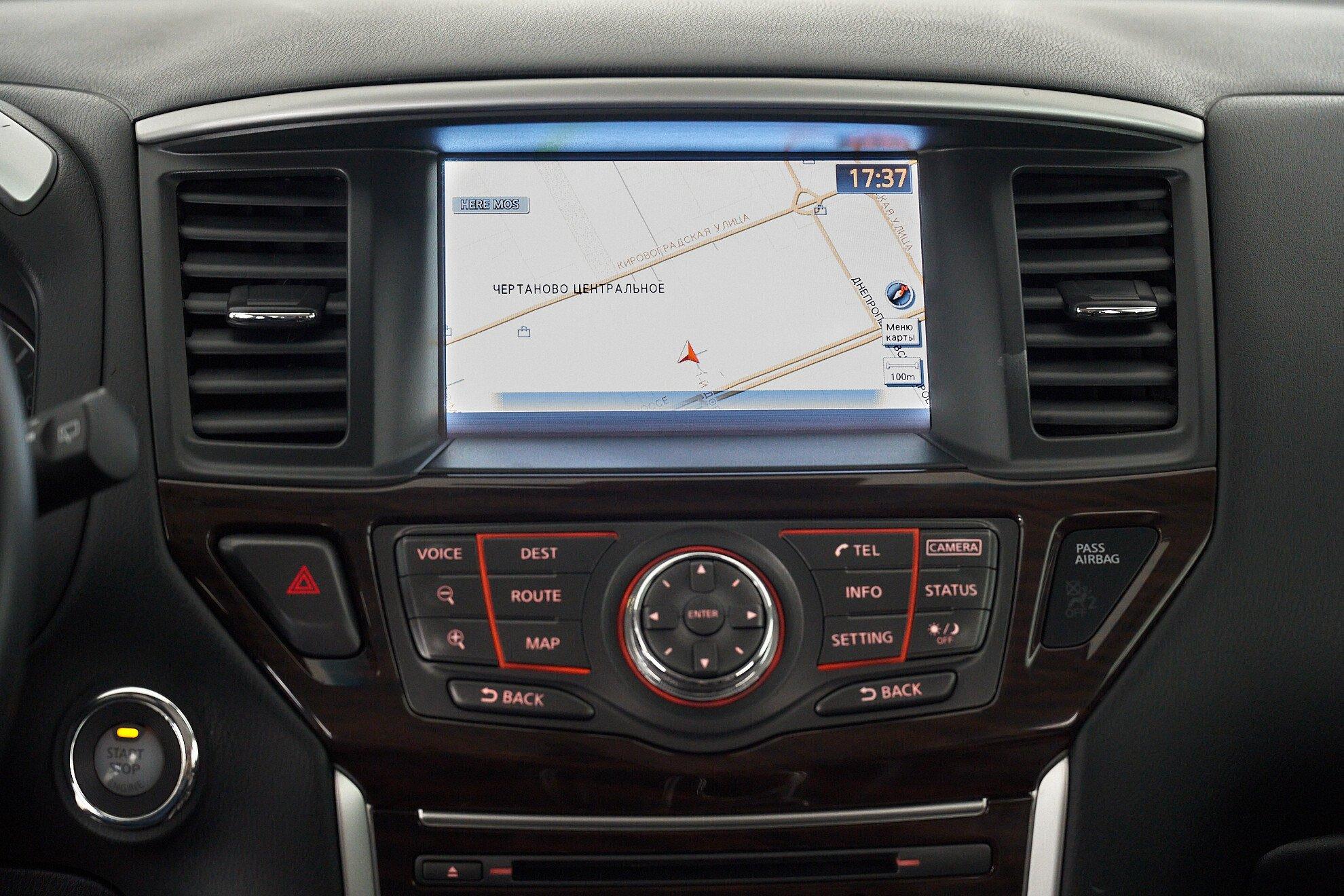 Nissan Pathfinder 2014, серый