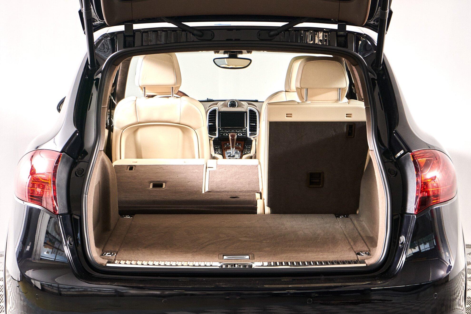 Porsche Cayenne 2012, черный