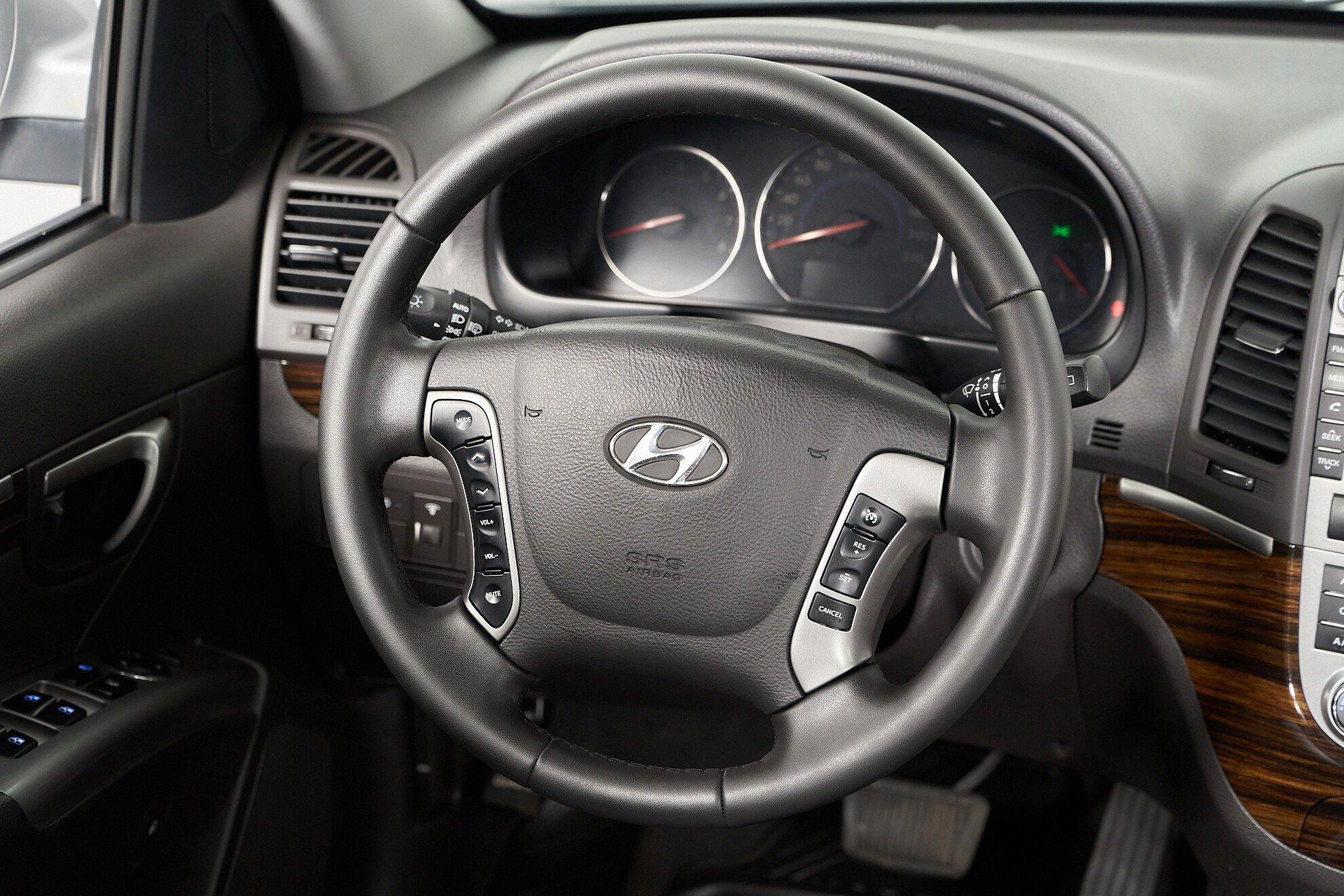 Hyundai Santa Fe 2011, серебряный