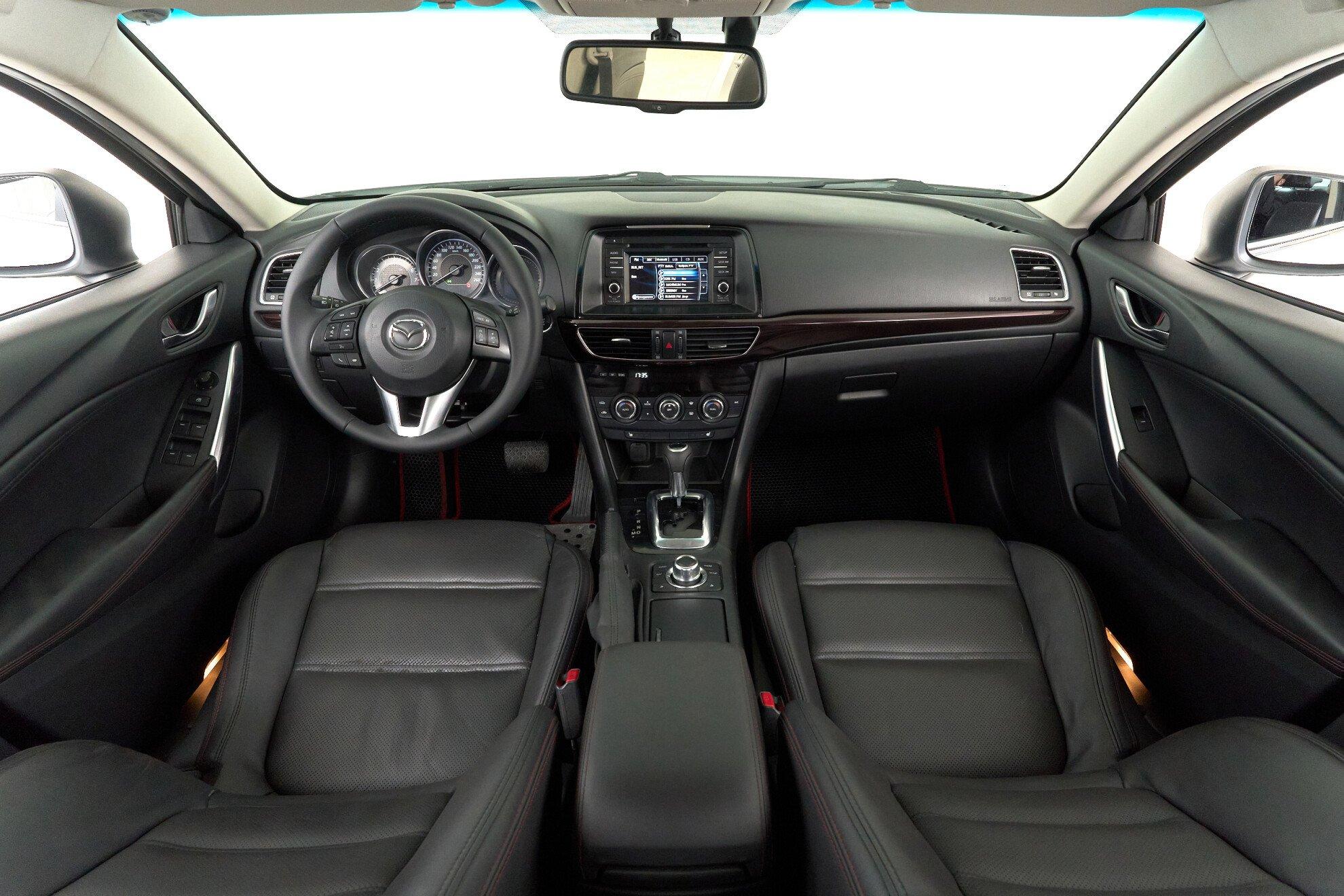 Mazda 6 2013, белый