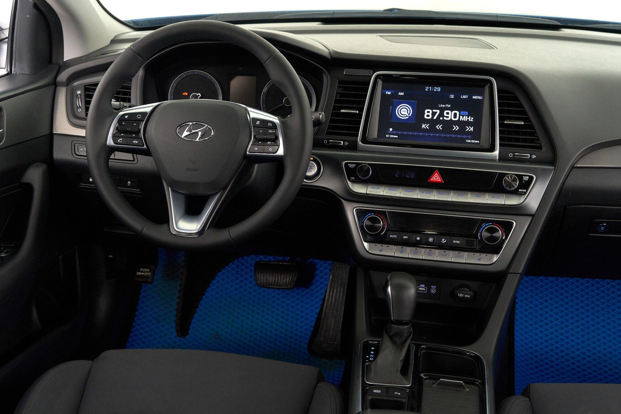 Hyundai Sonata 2017, голубой