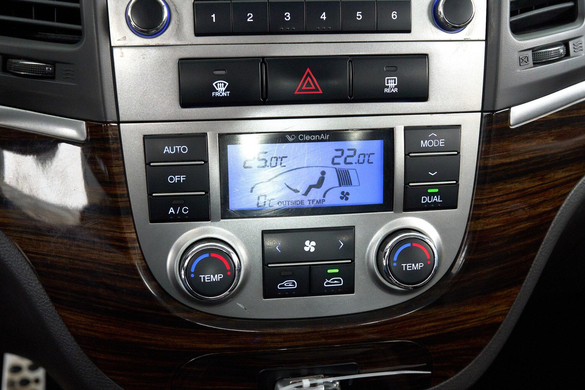 Hyundai Santa Fe 2010, серебряный