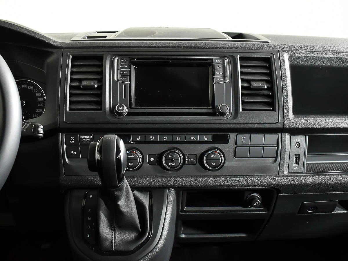 Volkswagen Caravelle 2016, черный