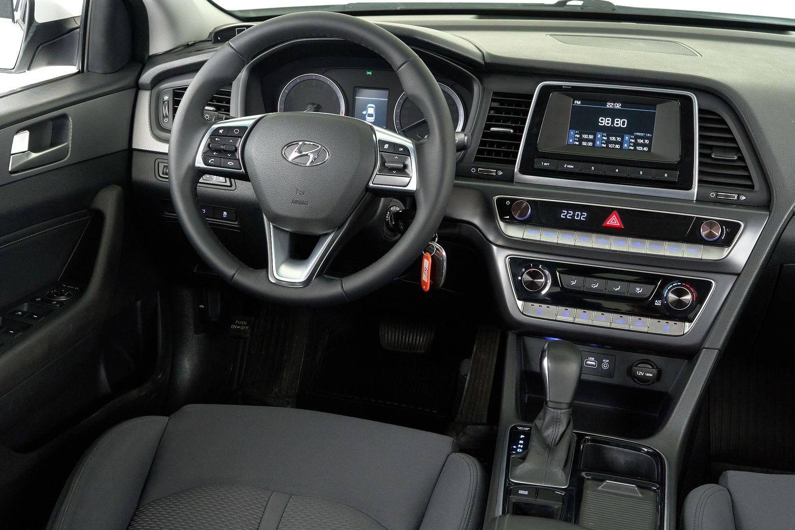 Hyundai Sonata 2017, белый
