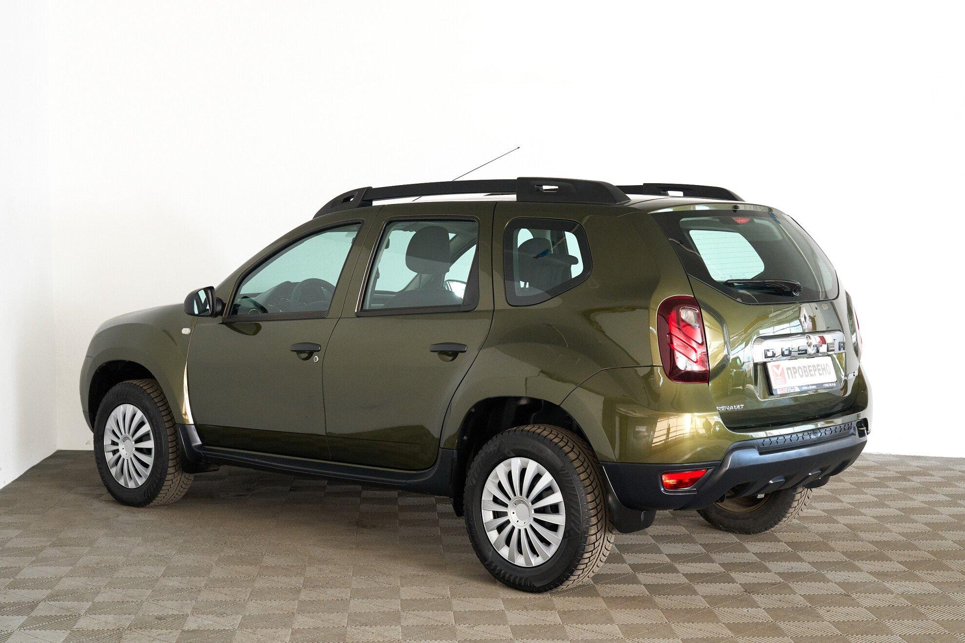 Renault Duster 2015, зеленый