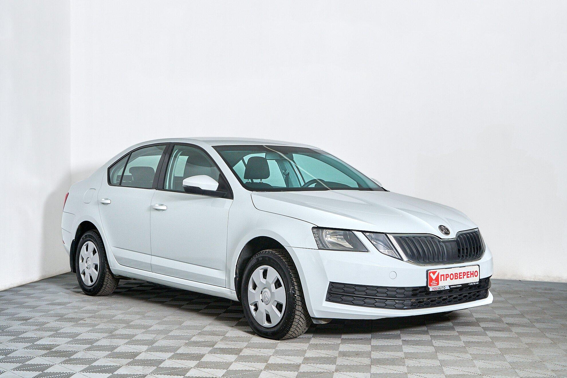 Skoda Octavia 2020, белый