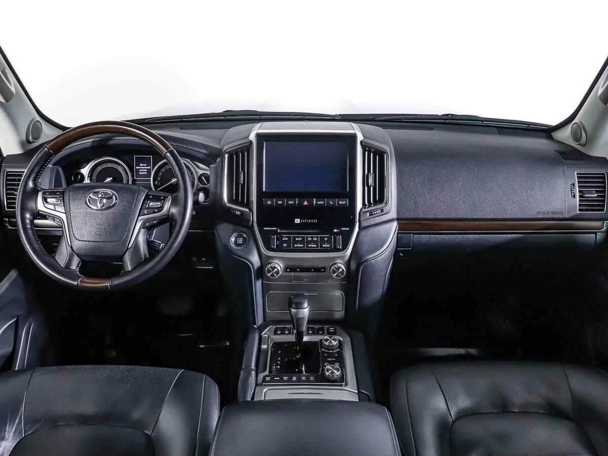 Toyota Land Cruiser 2018, черный