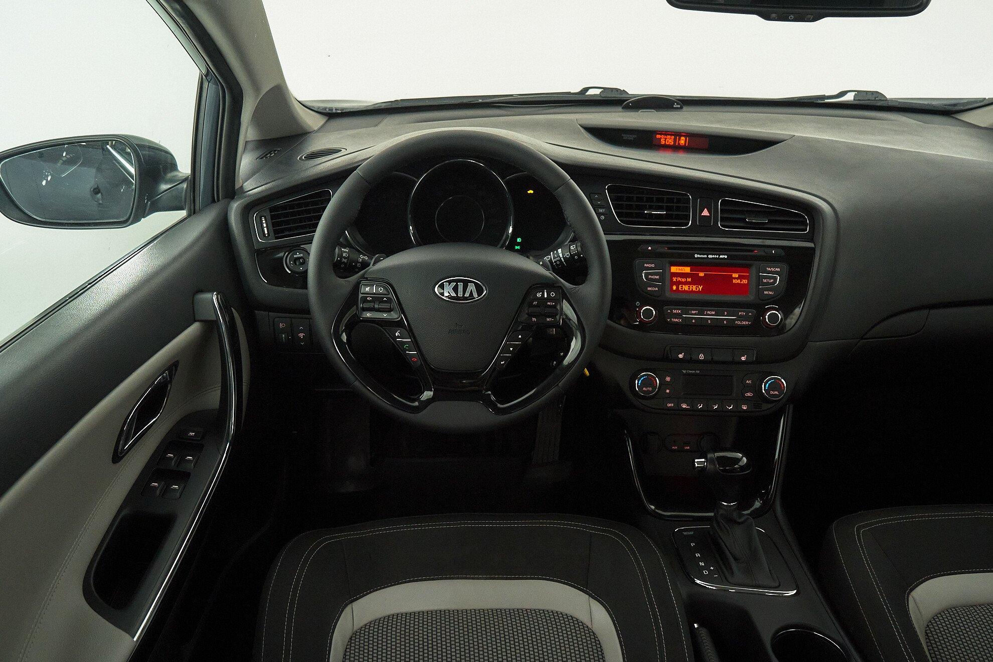 Kia Ceed 2015, синий