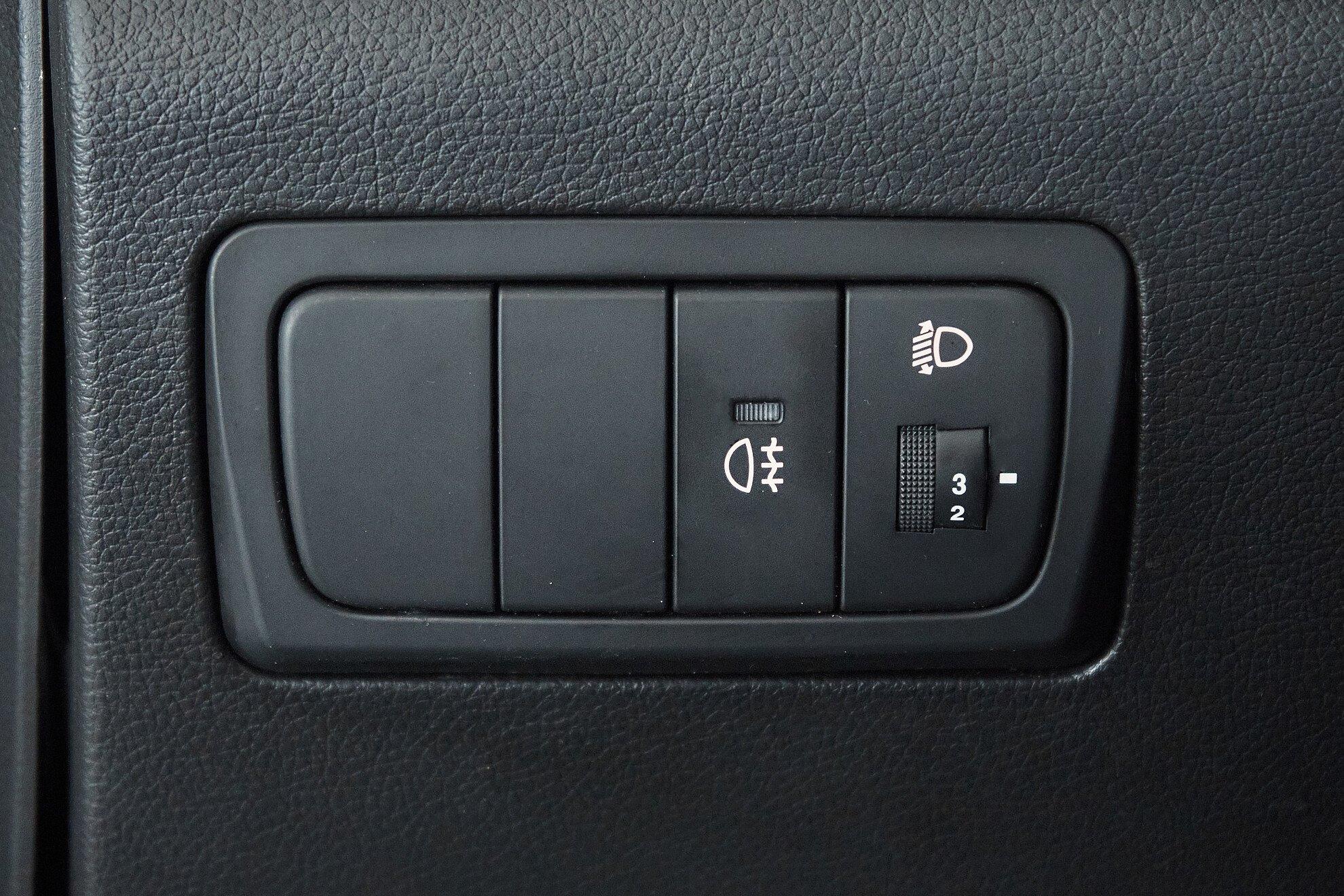 SsangYong Actyon 2011, черный