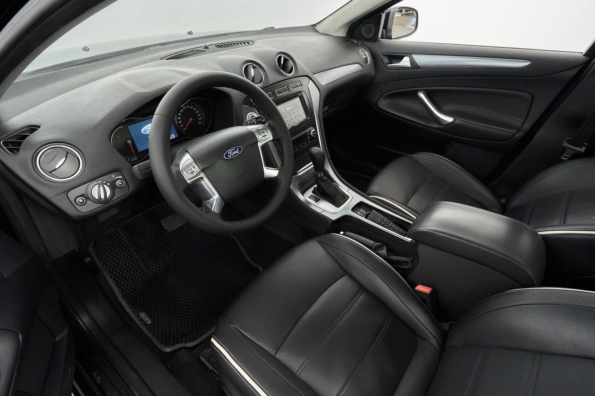 Ford Mondeo 2012, черный