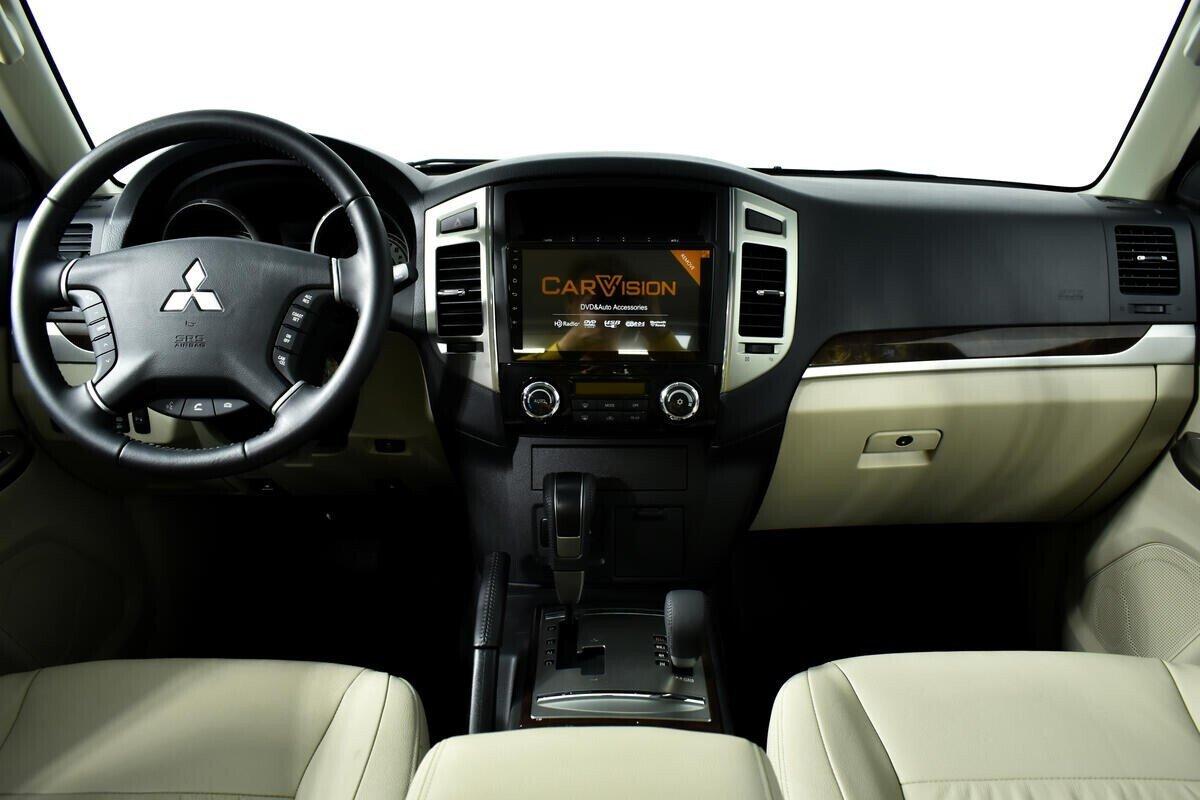 Mitsubishi Pajero 2021, белый