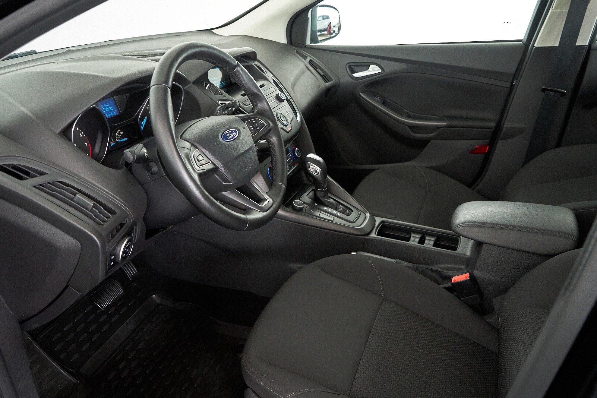 Ford Focus 2015, черный