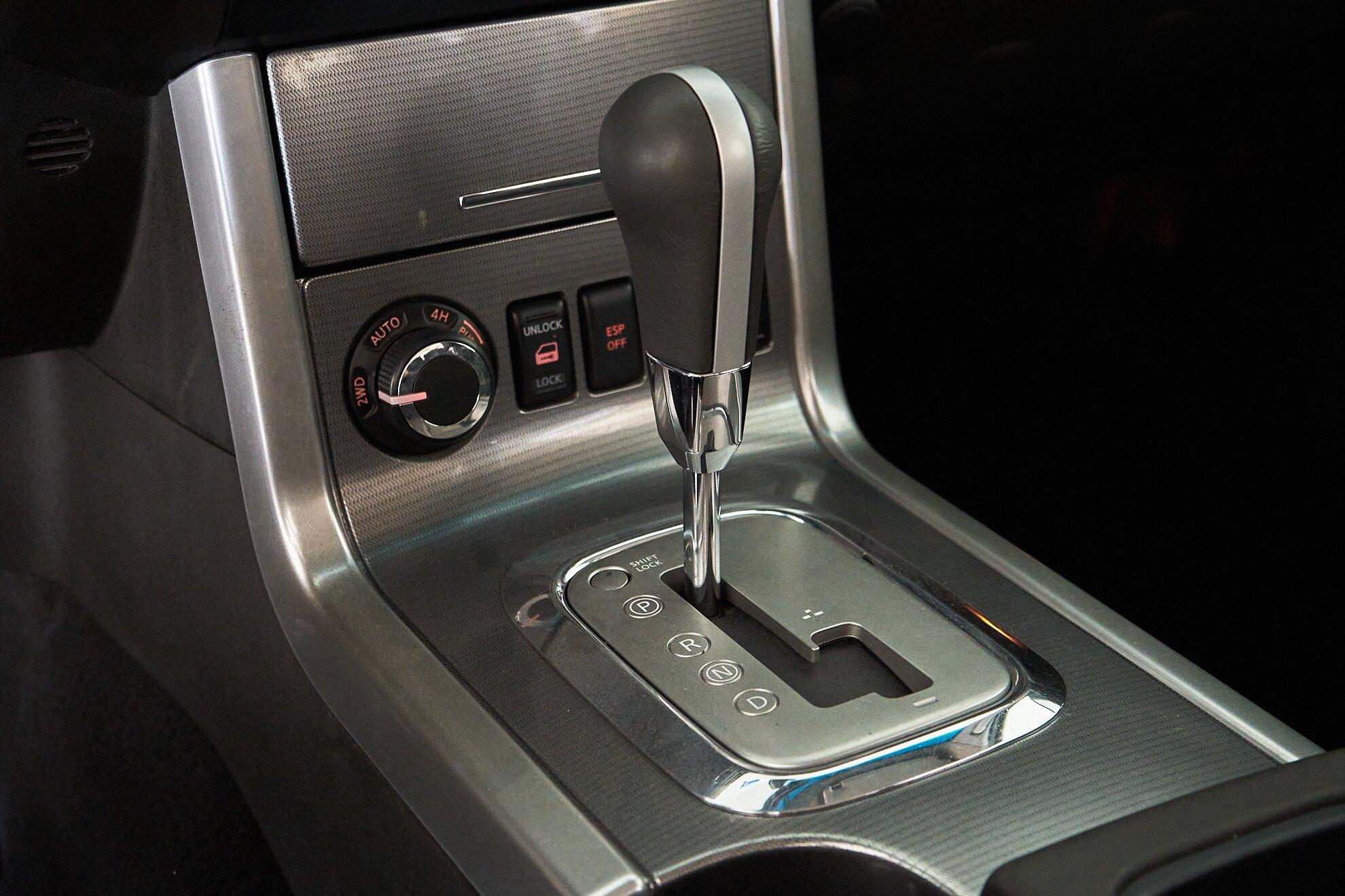 Nissan Pathfinder 2011, черный