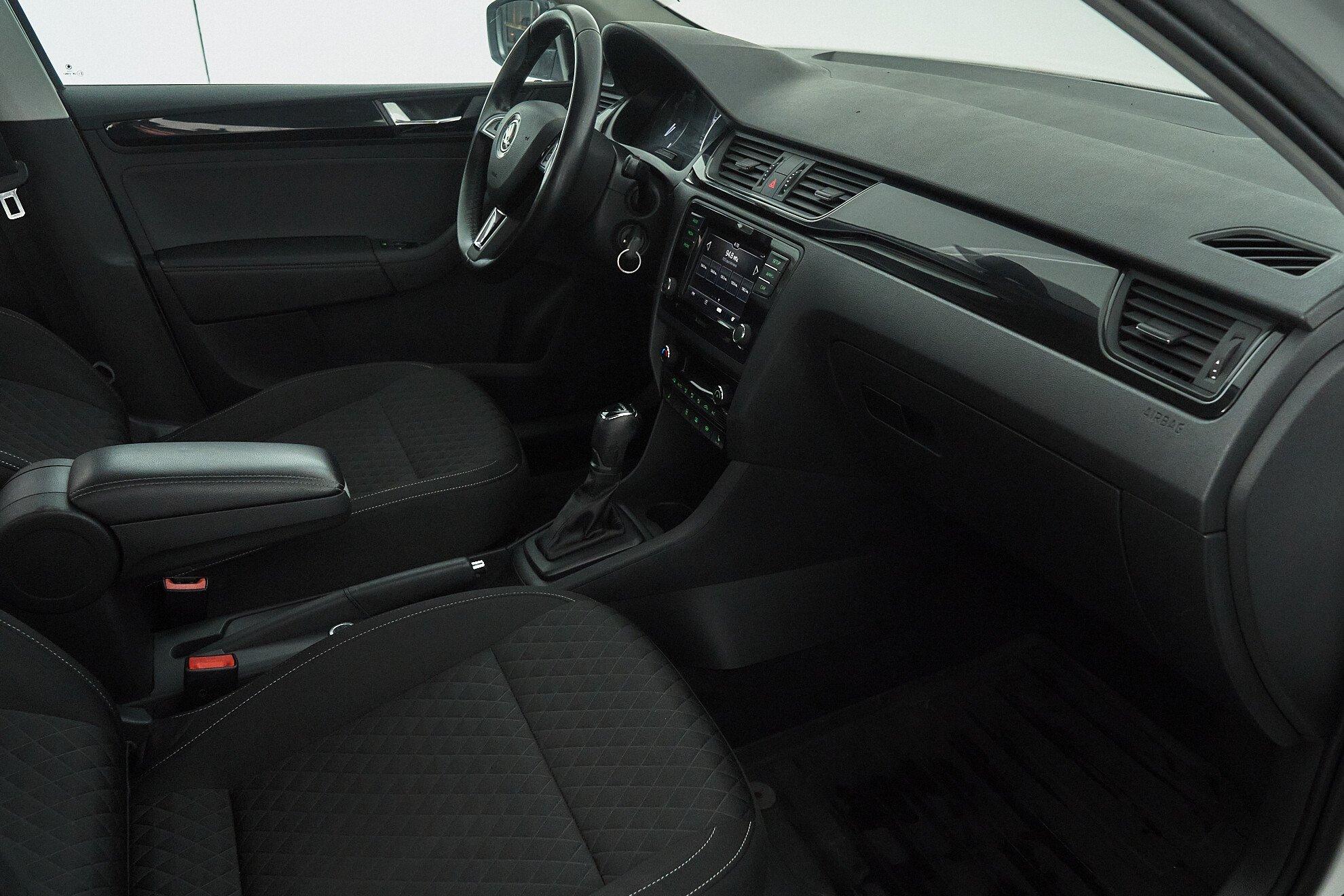 Skoda Rapid 2019, белый
