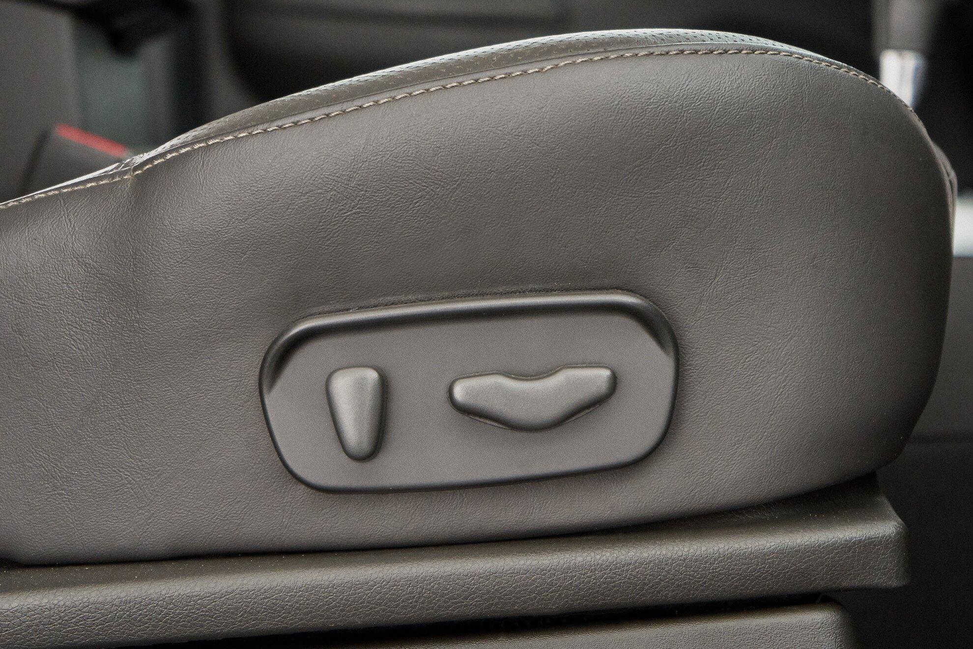 Nissan Pathfinder 2013, серый
