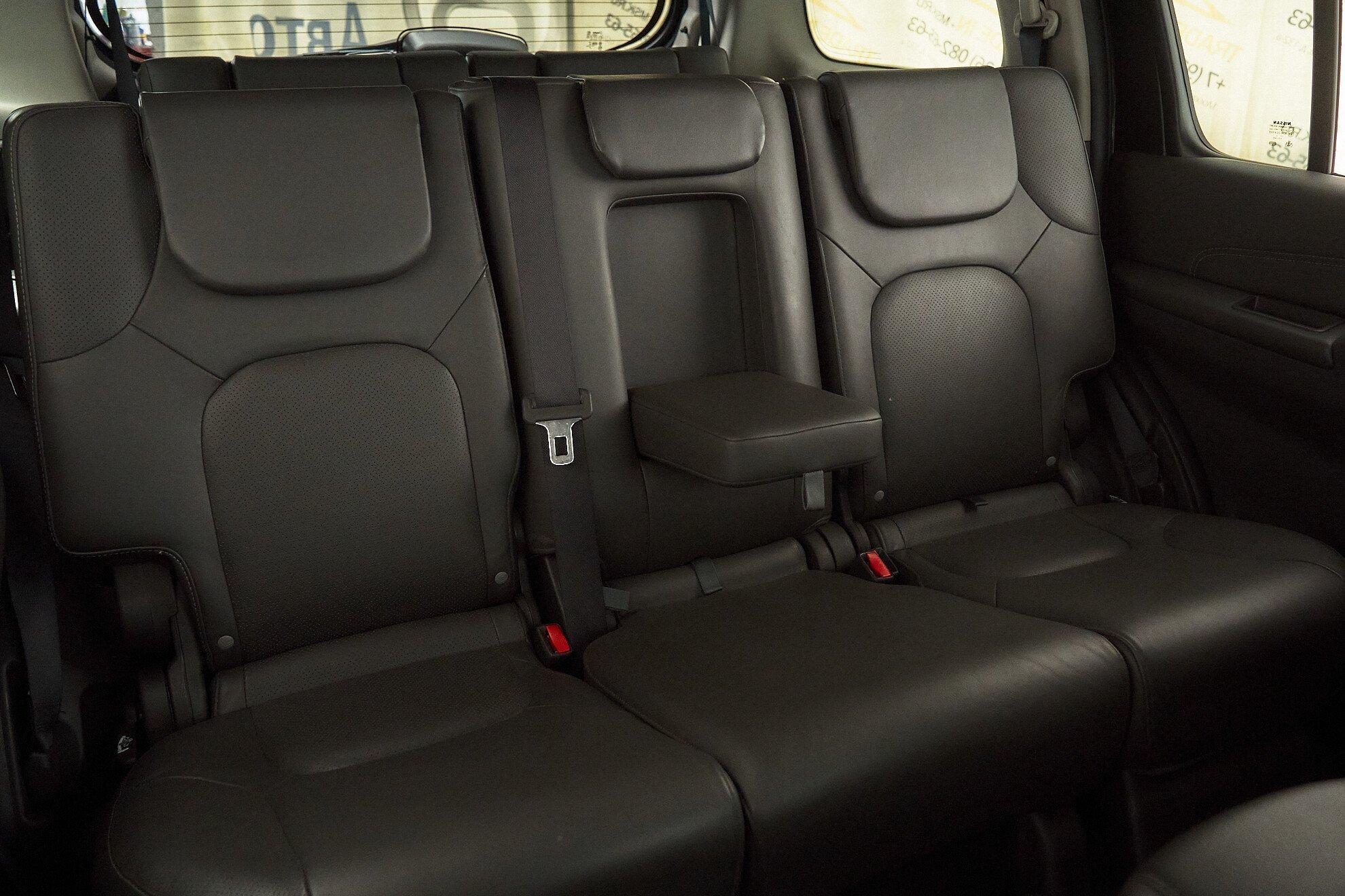 Nissan Pathfinder 2012, черный