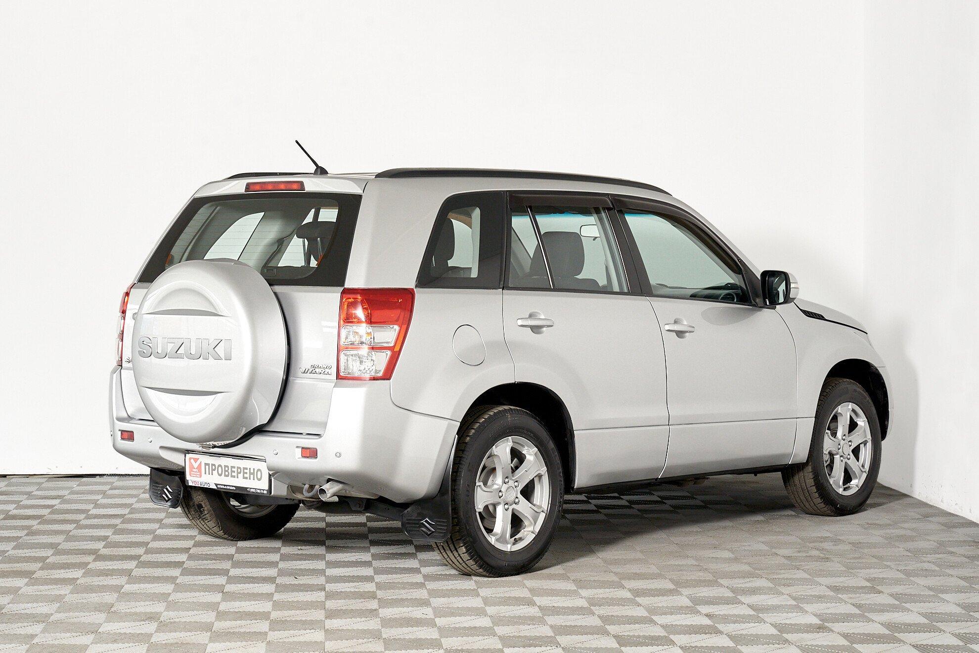 Suzuki Grand Vitara 2011, серебряный