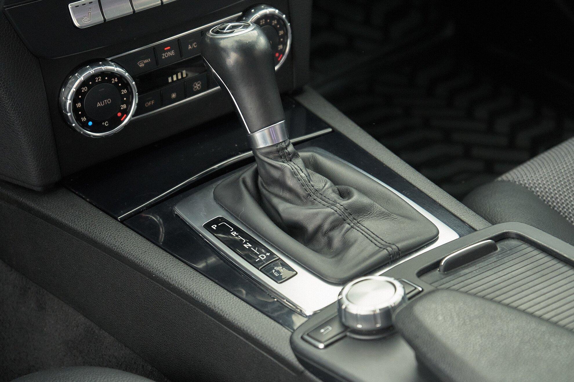 Mercedes-Benz C-Класс 2013, белый