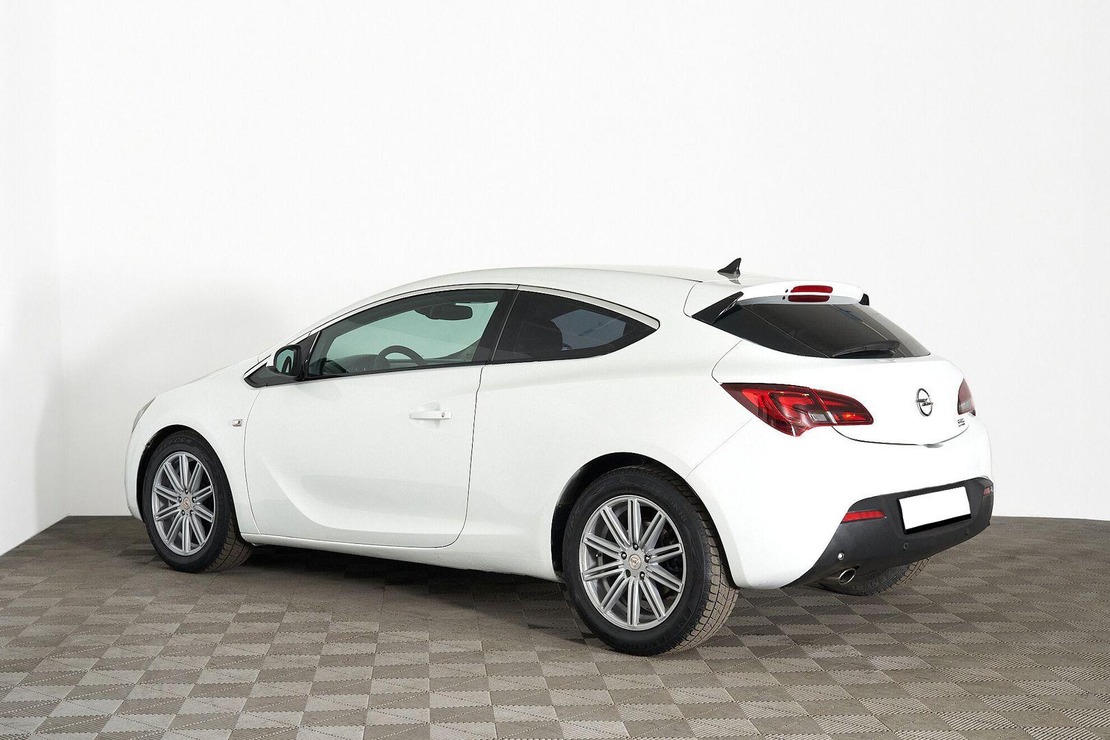 Opel Astra 2014, белый
