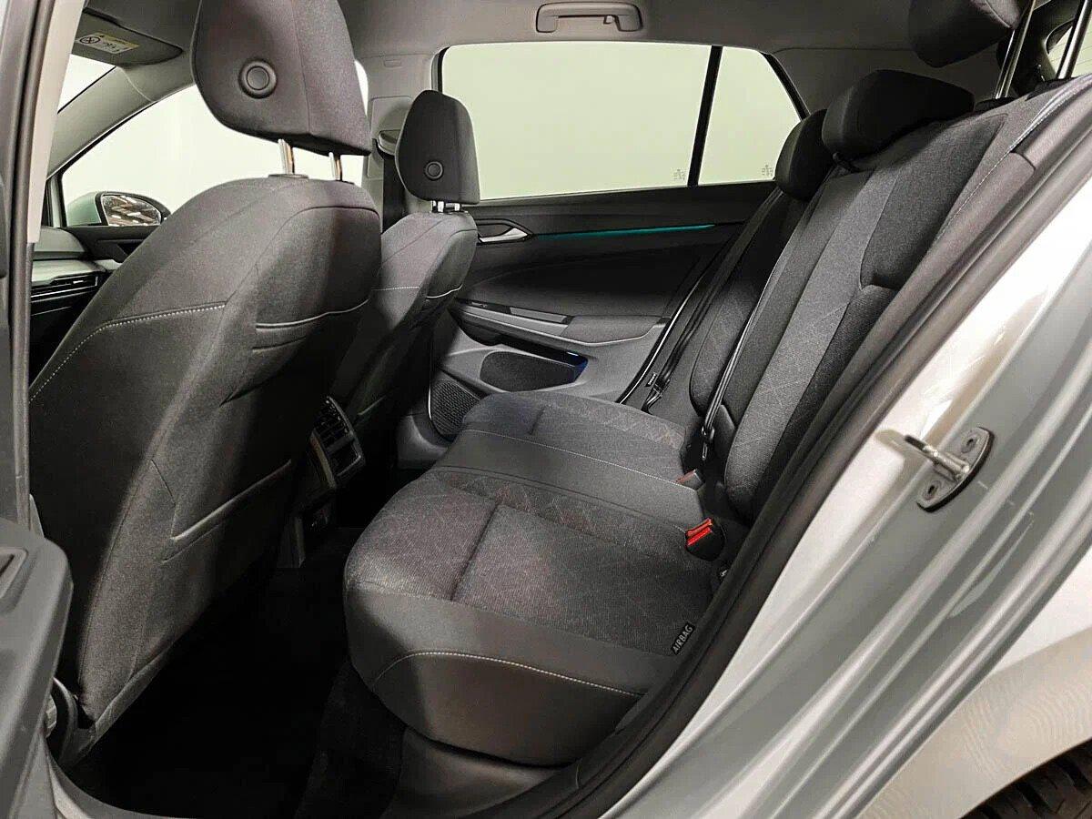Volkswagen Golf 2020, серебряный
