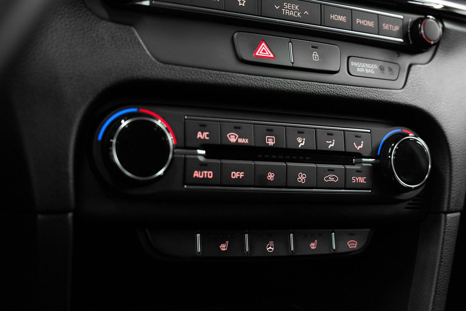 Kia Ceed 2019, коричневый