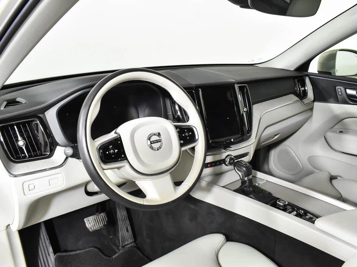 Volvo XC60 2021, бежевый