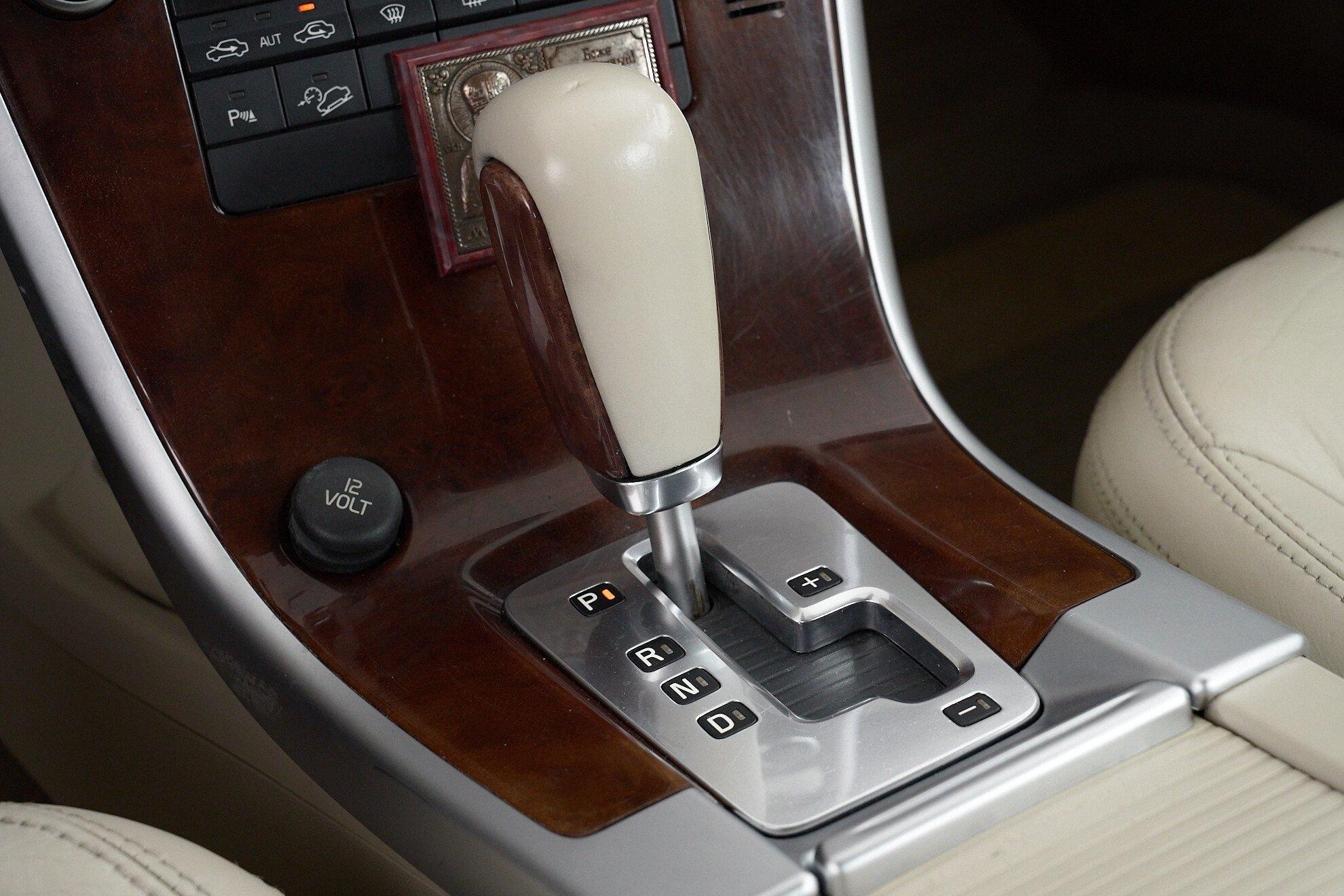 Volvo XC60 2010, коричневый