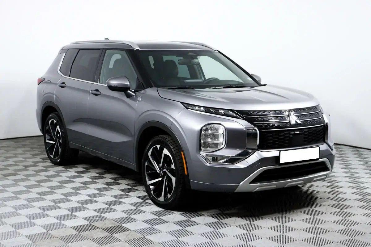 Mitsubishi Outlander 2023, серый