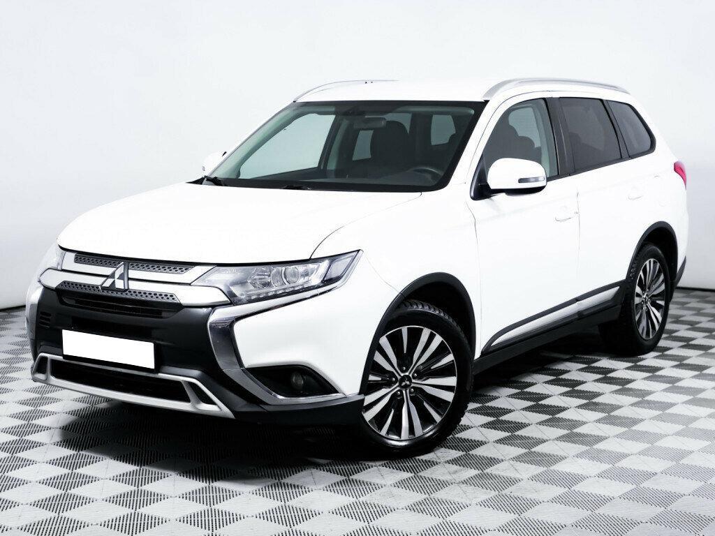Mitsubishi Outlander 2019, белый