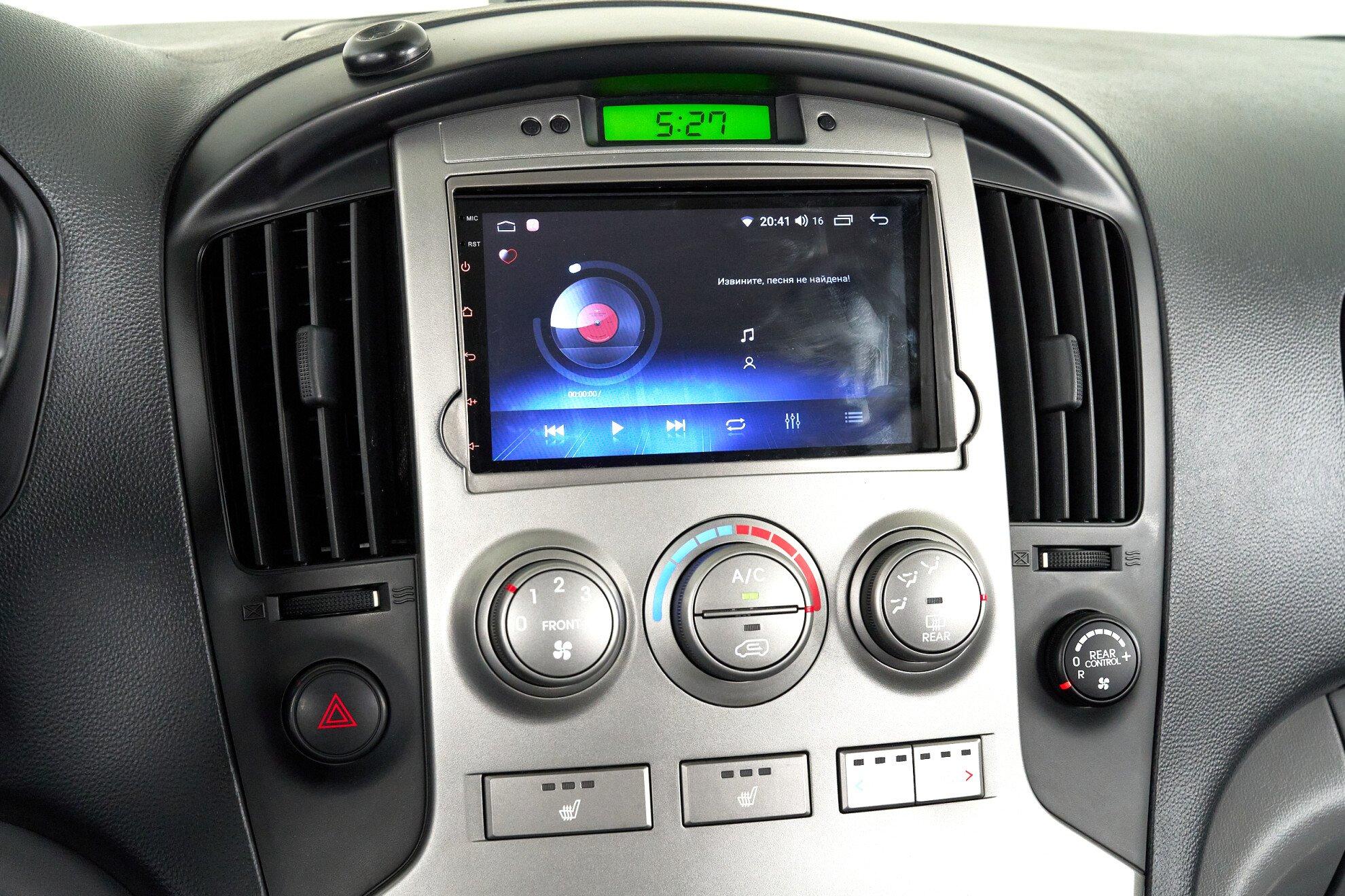 Hyundai Grand Starex 2013, серебряный