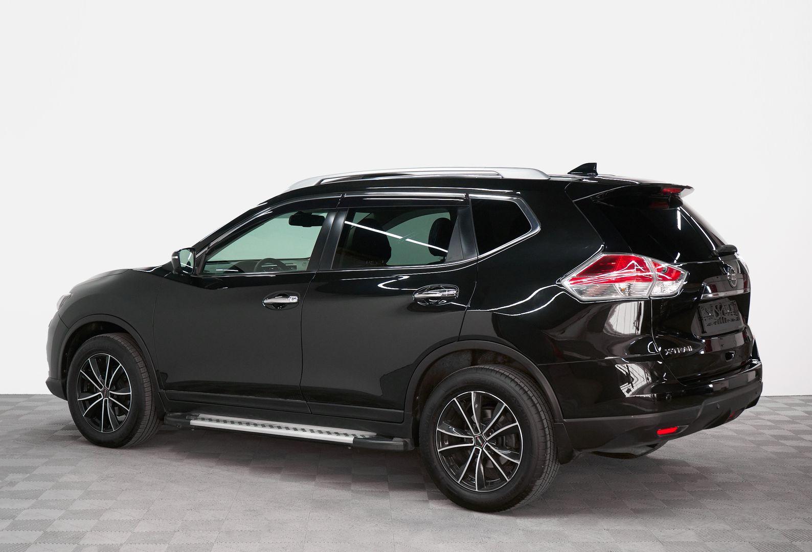 Nissan X-Trail 2018, черный