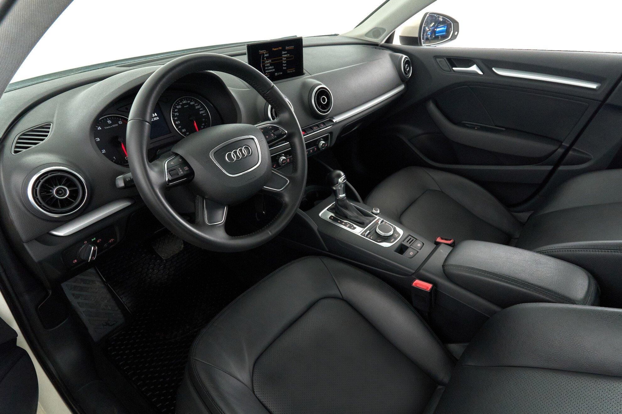 Audi A3 2014, белый