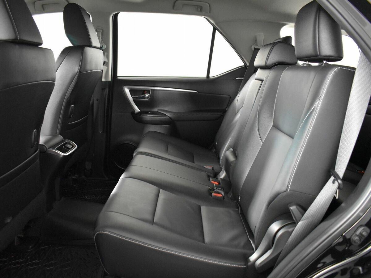 Toyota Fortuner 2021, черный