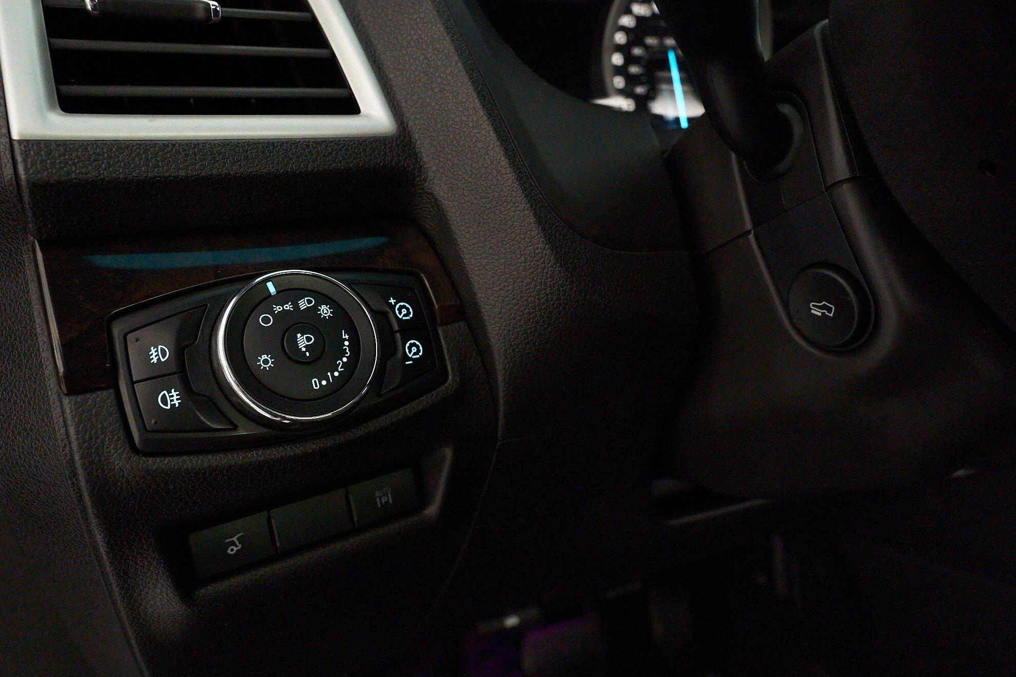 Ford Explorer 2014, черный