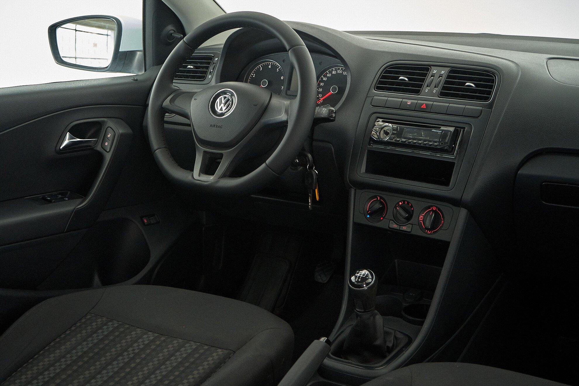 Volkswagen Polo 2017, белый