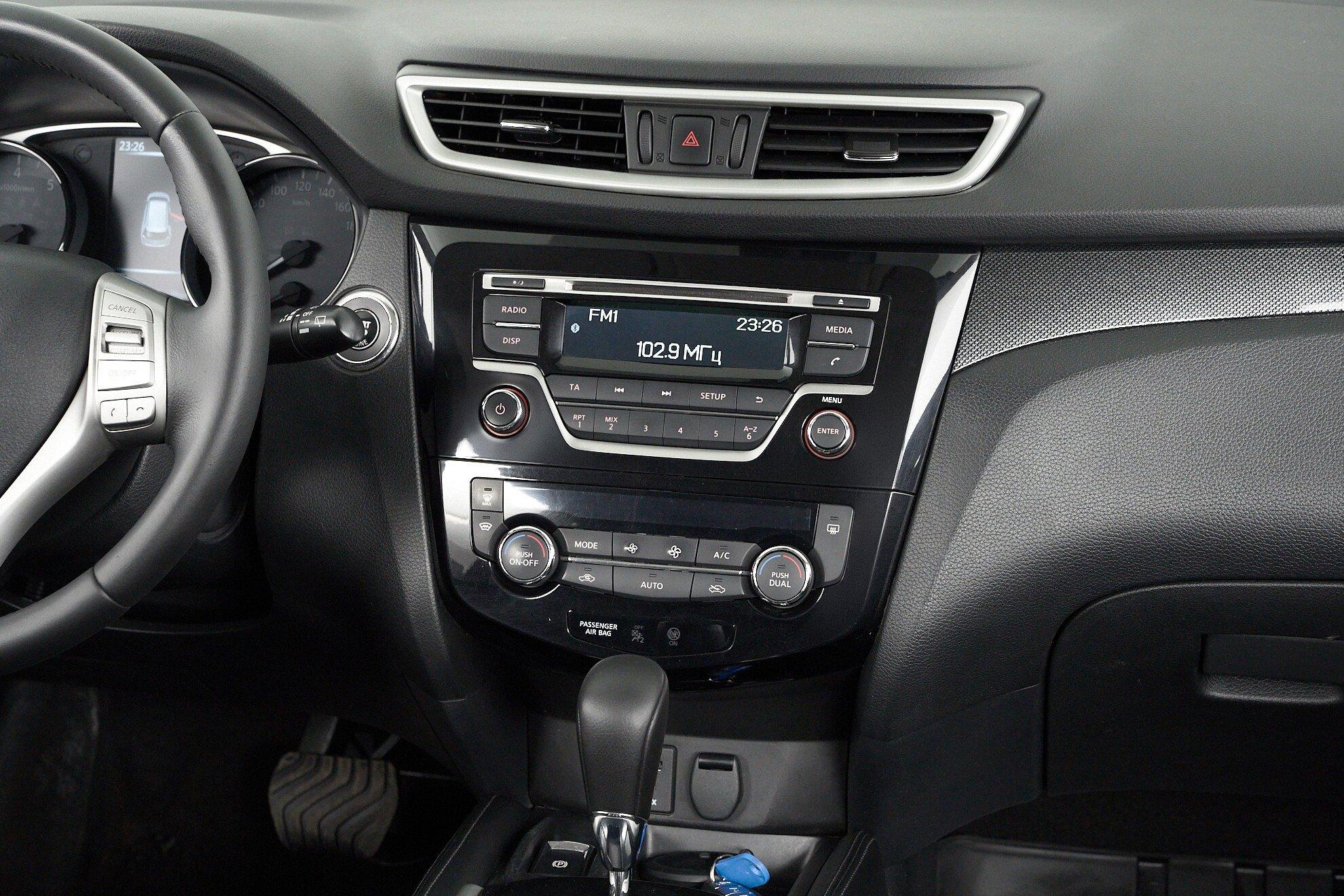 Nissan X-Trail 2015, черный