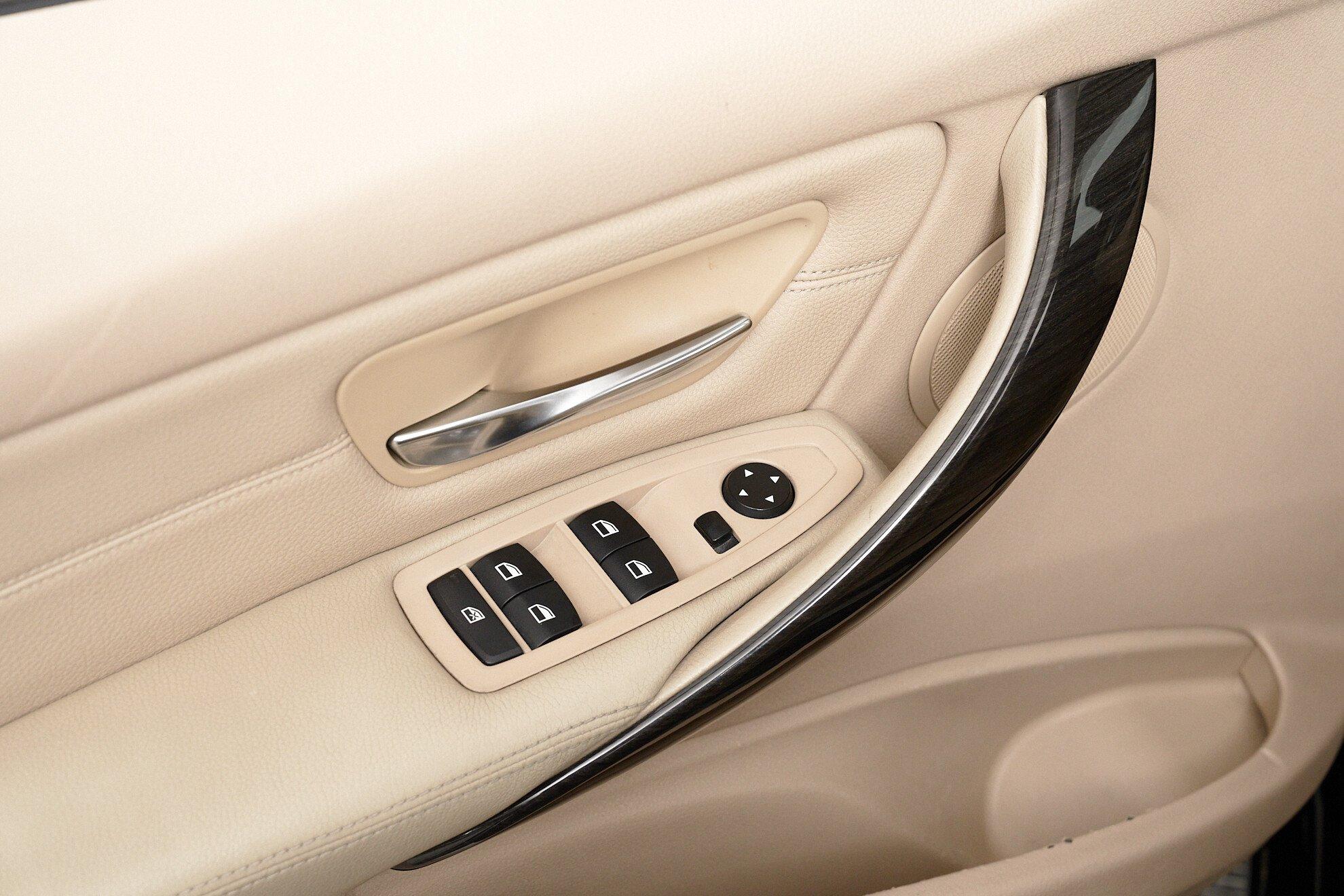 BMW 3 серии 2012, черный