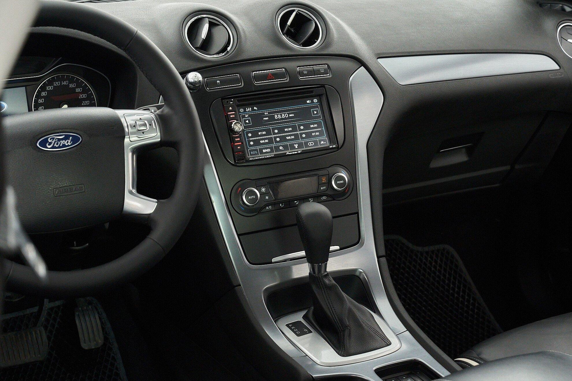 Ford Mondeo 2012, черный
