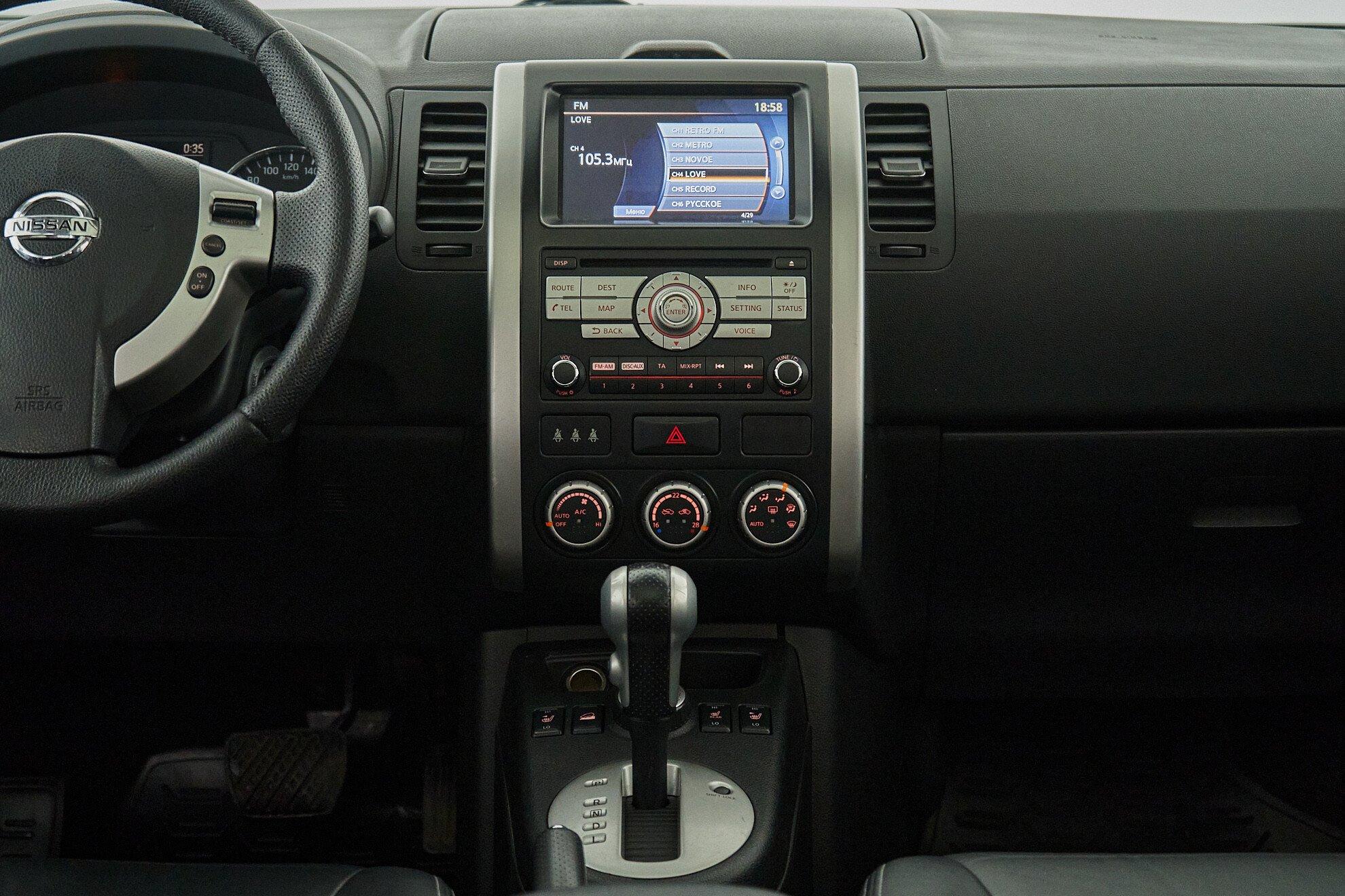 Nissan X-Trail 2013, серебряный