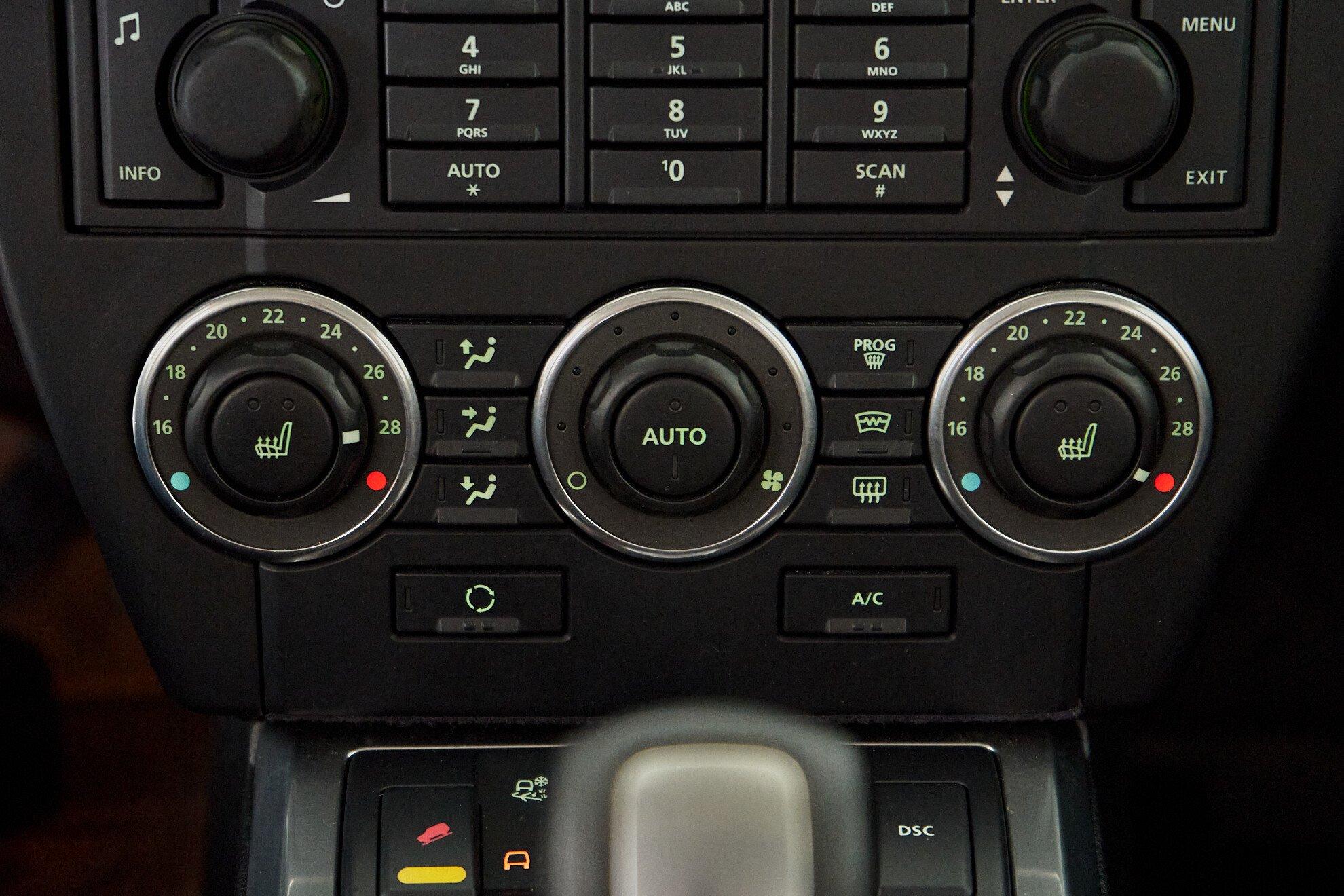 Land Rover Freelander 2010, серый