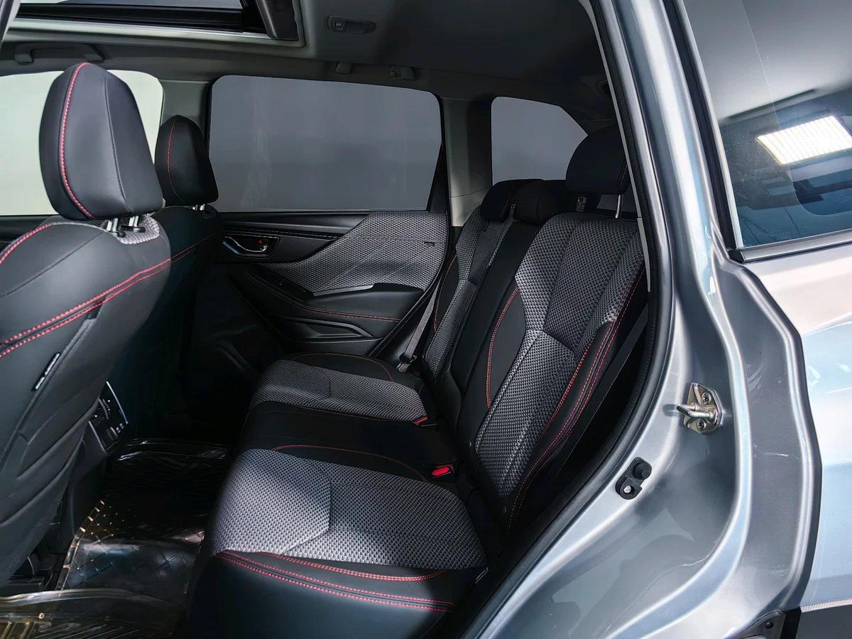 Subaru Forester 2022, серебряный