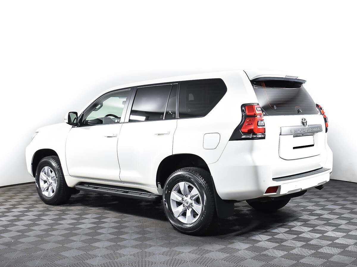 Toyota Land Cruiser Prado 2021, белый