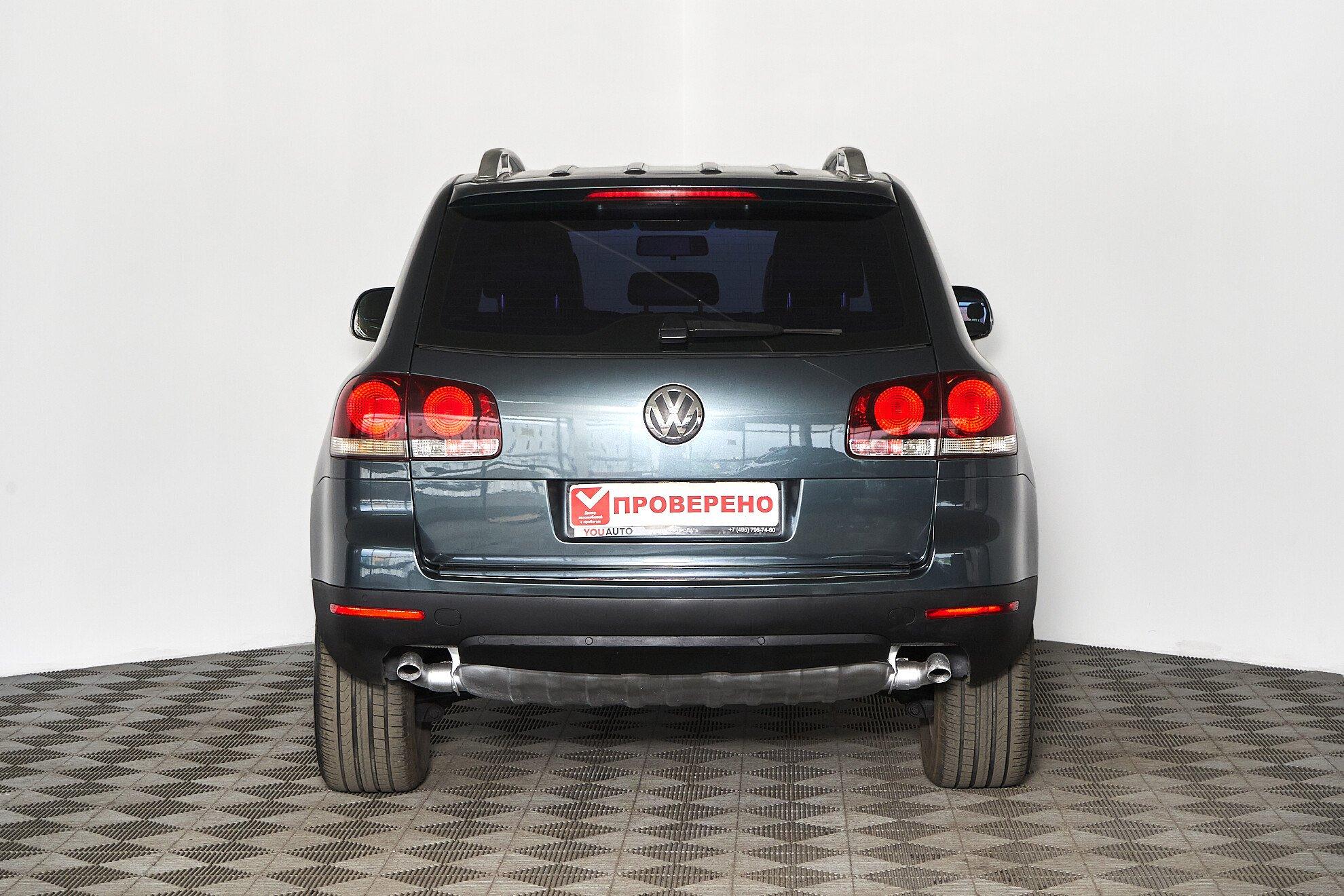 Volkswagen Touareg 2009, серый