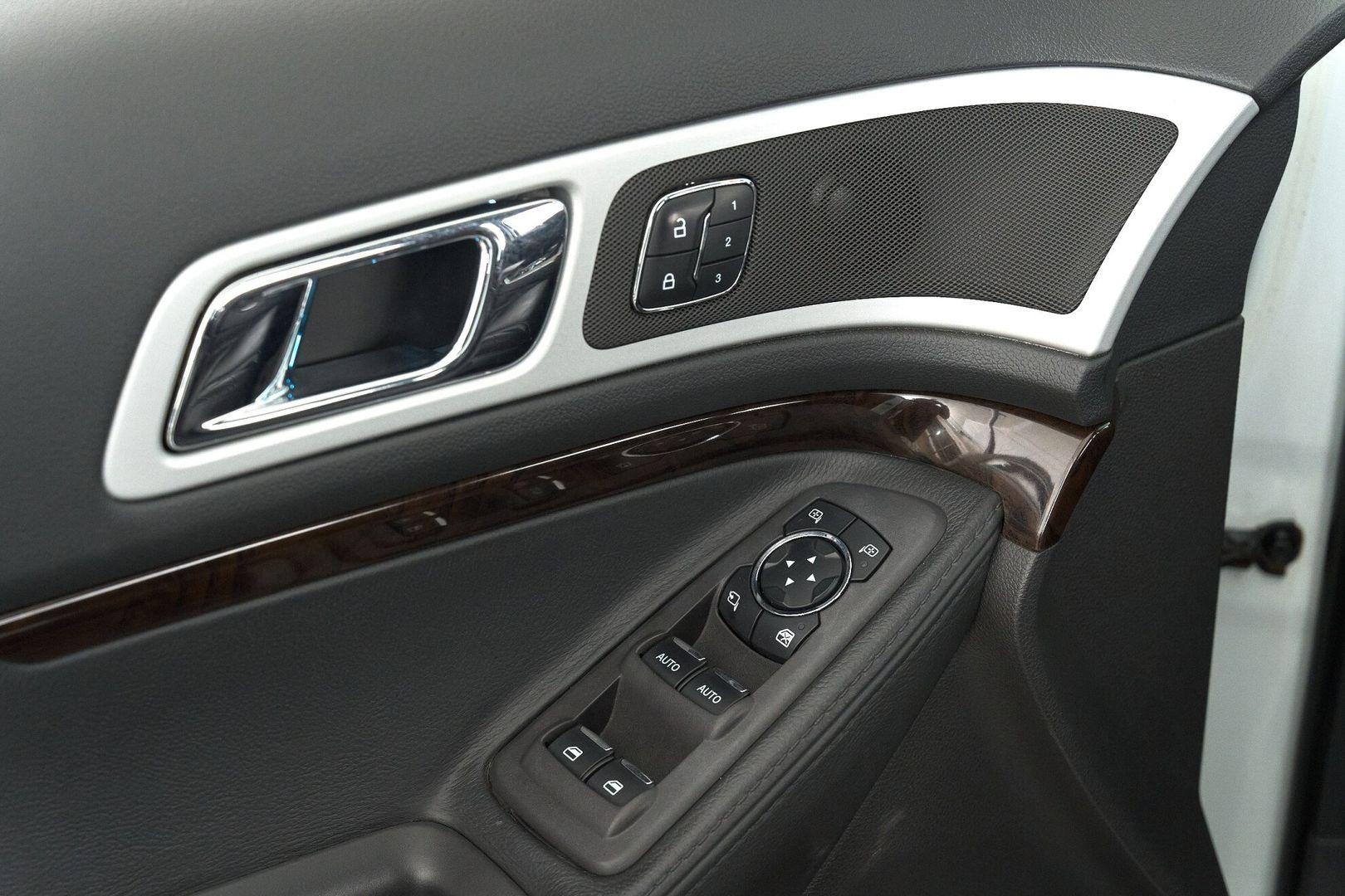 Ford Explorer 2014, белый