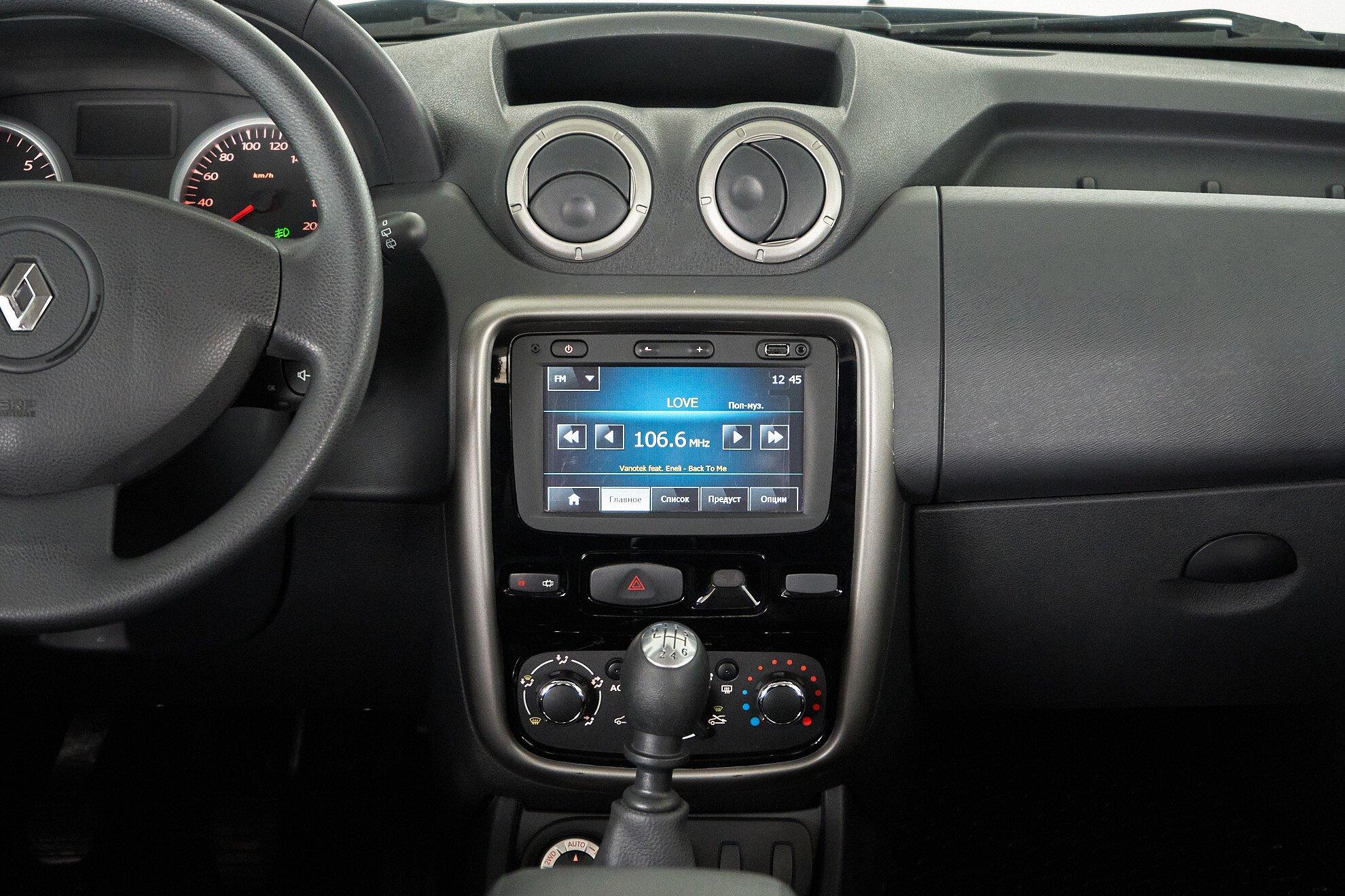 Renault Duster 2015, черный